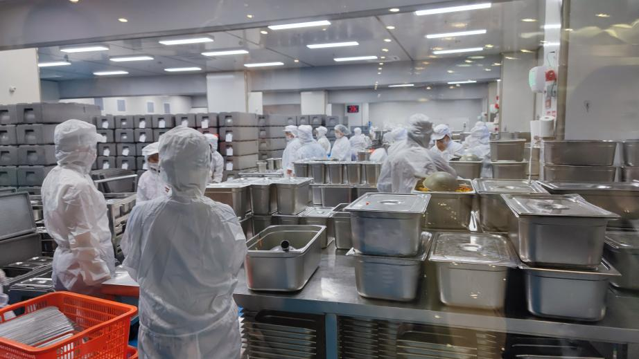 【食品安全】各校工作組及家長(zhǎng)代表走進(jìn)天天向上檢查食品安全工作(圖12)