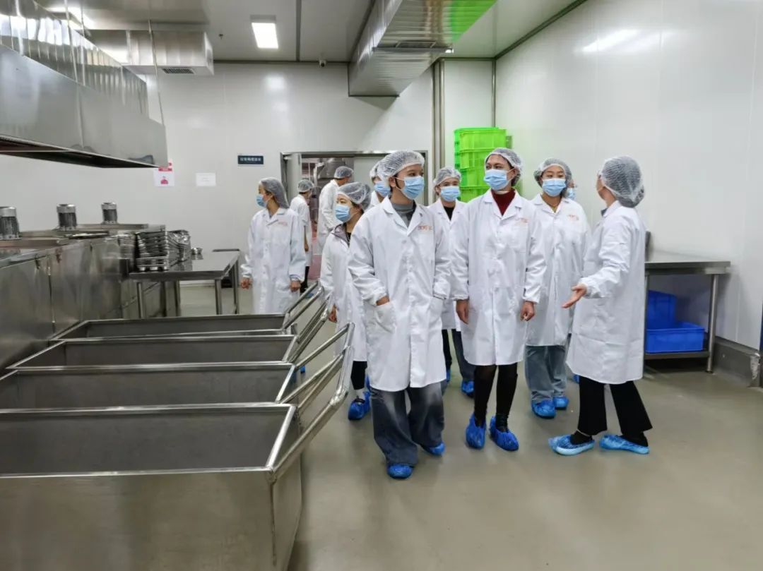 【食品安全】各校工作組及家長(zhǎng)代表走進(jìn)天天向上檢查食品安全工作(圖14)
